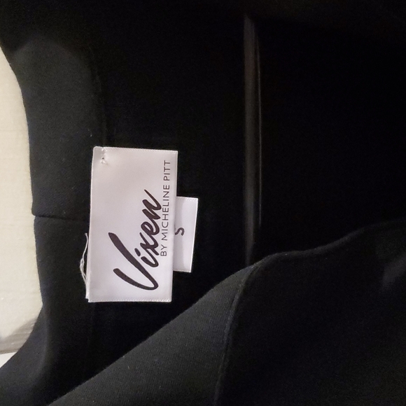 Vixen black 3/4 sleeve shirt size small - Picture 2 of 2